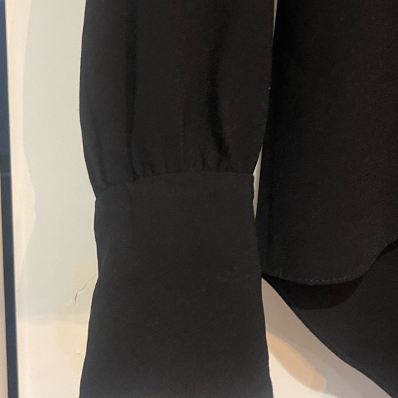 Zara Woman Elegant Black V-Neck Blouse - Picture 3 of 6